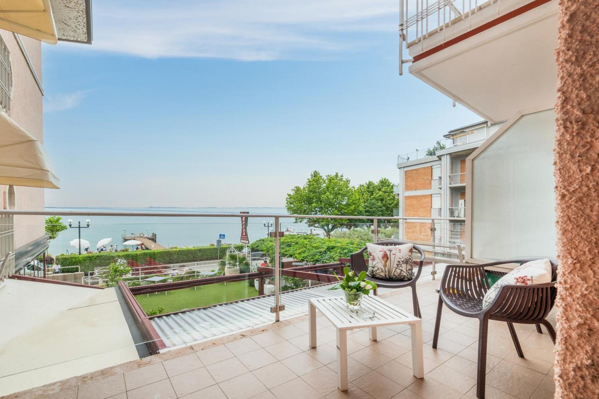 Kriss Internazionale Hotel Bardolino Eksteriør bilde